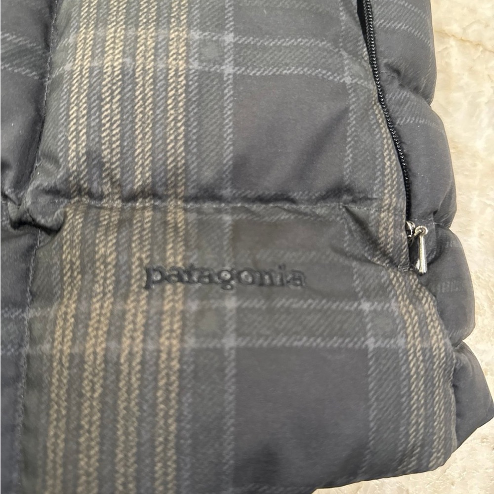 Patagonia W's Down With It Vest Puffer Women's Gray Jacket - Picture 6 of 7